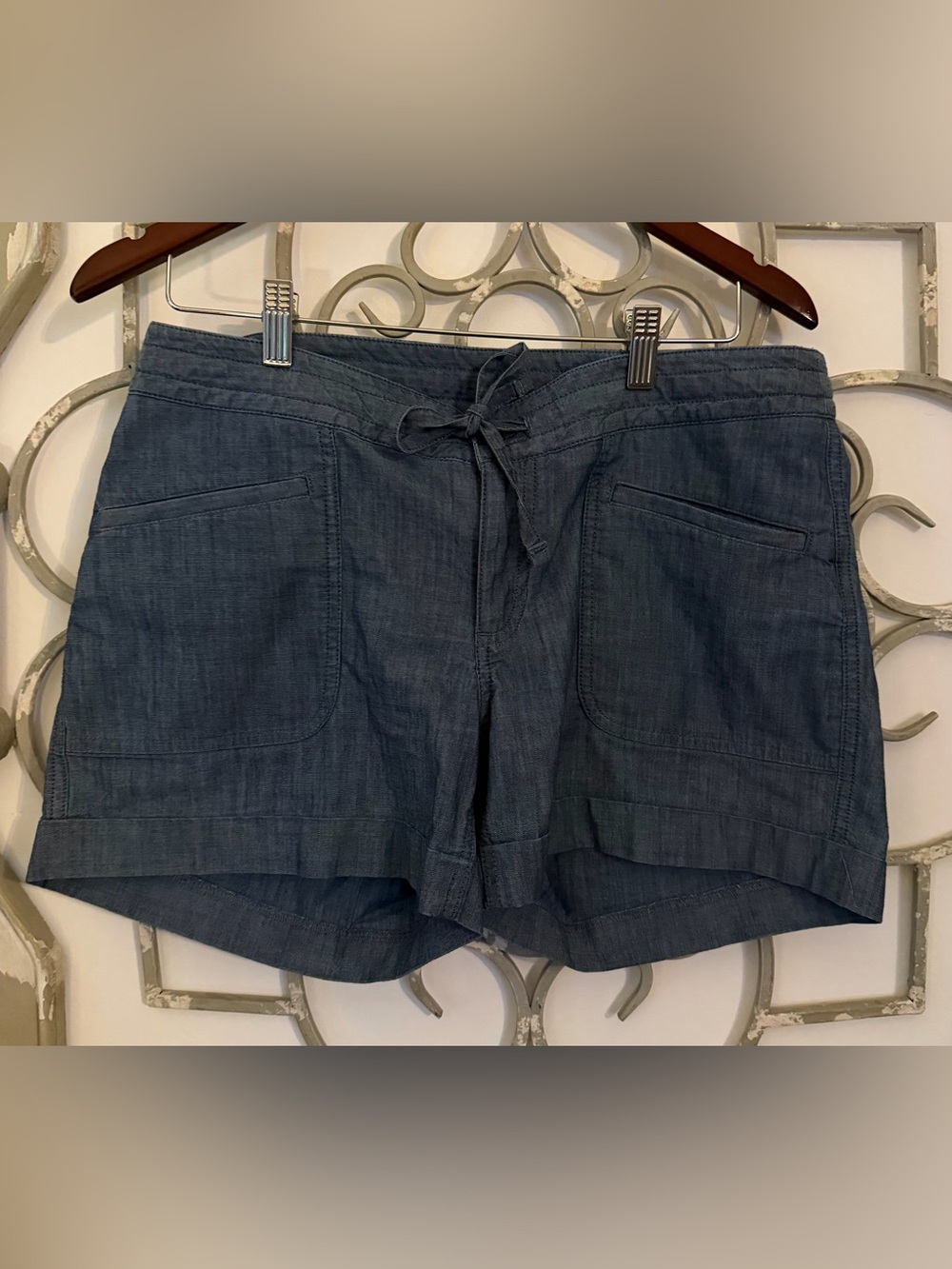 The North Face Drawstring Chambray Shorts Size 10